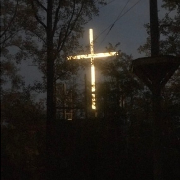 Meet your Posher, Cynthia - Picture 8 of 9